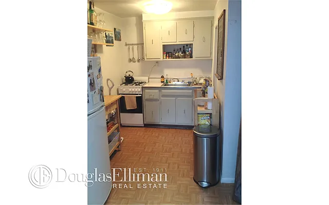 Rented by Douglas Elliman | media 15