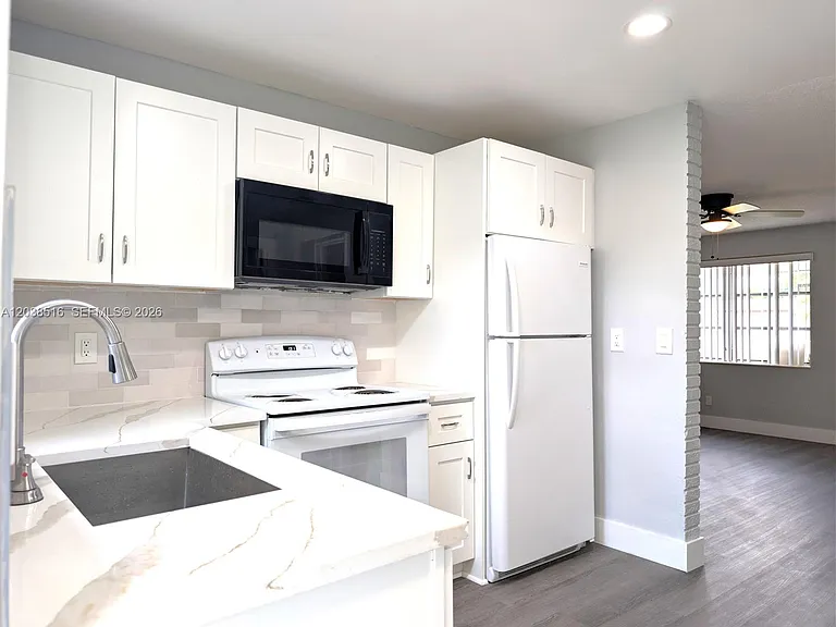 2721 NW 25th St — Photo 19