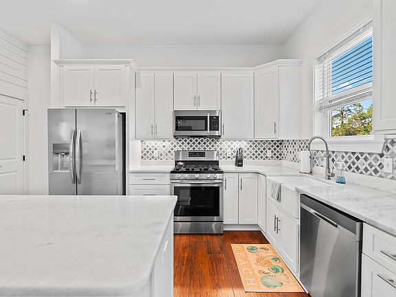5th image of 67 Beacon Point Dr