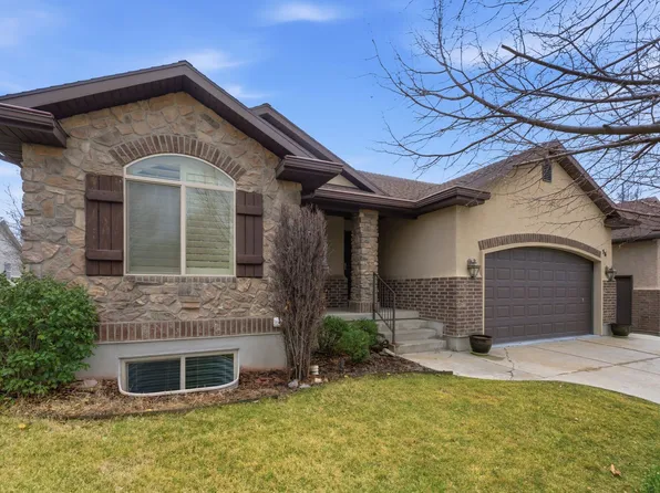 56 Whitaker Cir, Kaysville, UT 84037