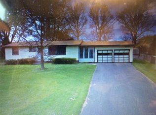 7619 Homestead Dr, Baldwinsville, NY 13027