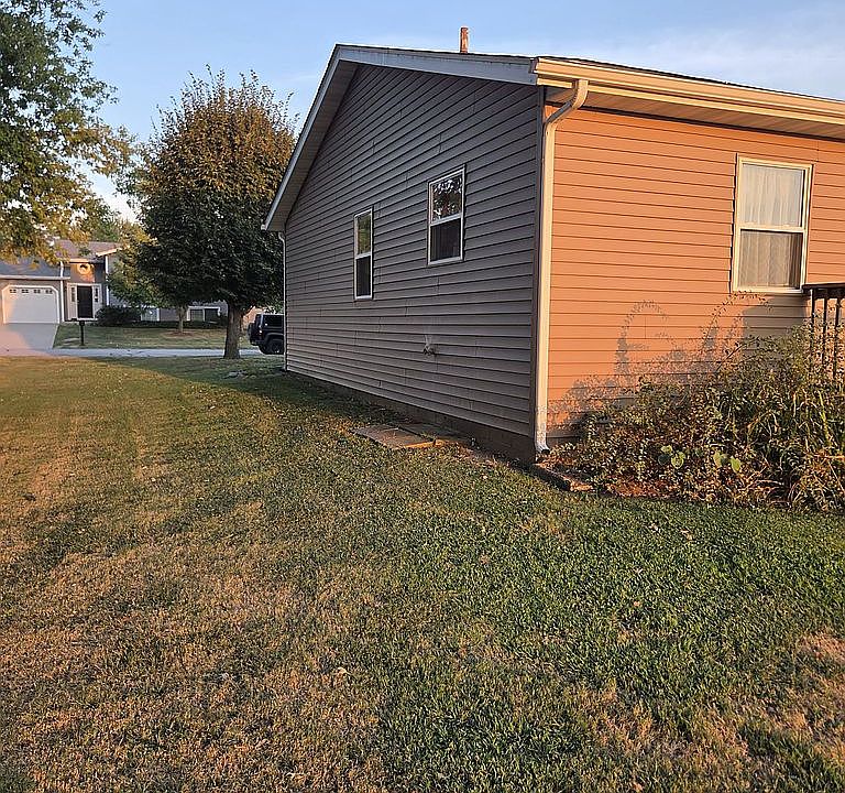 1st image of 404 Bargraves Blvd