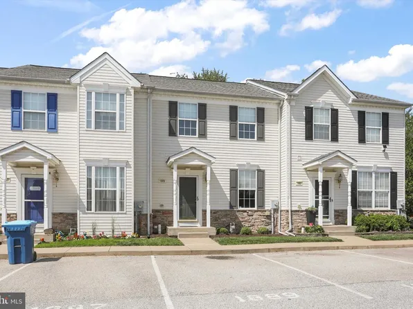1889 Jamestown Ln #1889, York, PA 17408