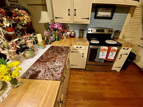 5th image of 99 Finch Ln