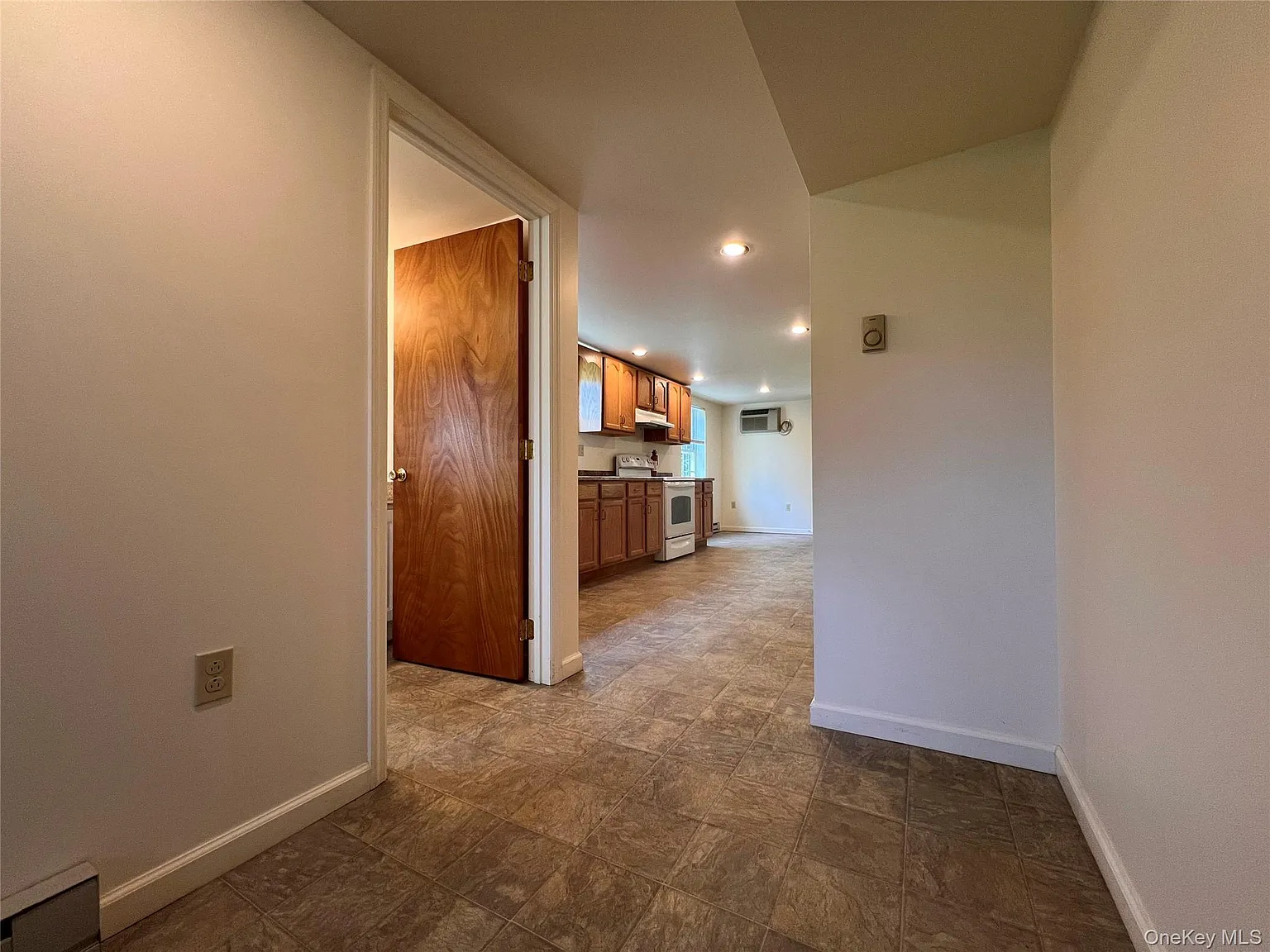 1 bed, 1.0 bath, 960 sqft, $1,400 — Photo 3