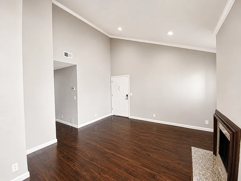 3427 Pennsylvania Cmn — Photo 4