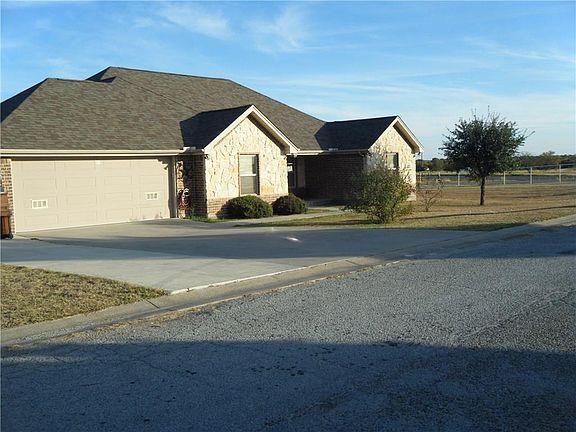 3rd image of 617 Grand Oaks Ct