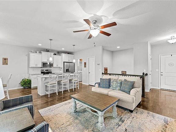 4th image of 1708 Pam Ct