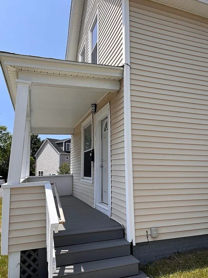 Building Photo - 408 S Porter St