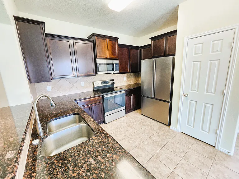 6304 Cool Creek Dr — Photo 8