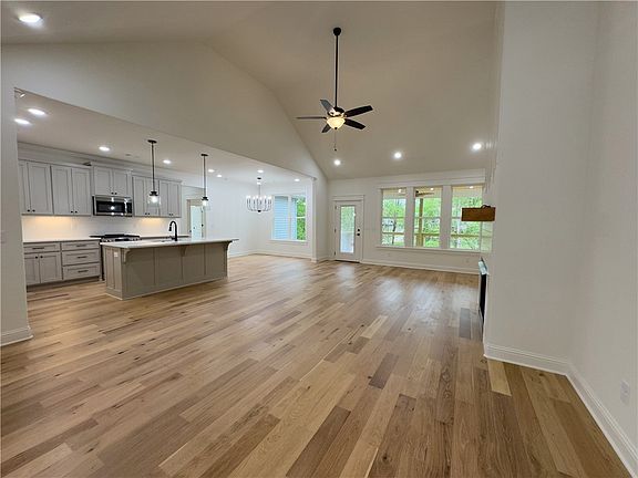 2nd image of 7 Argyll Ln