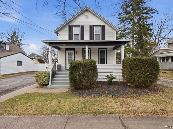 228 Robinson St, North Tonawanda, NY 14120