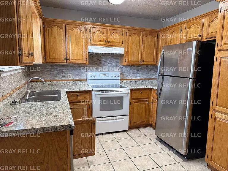 1004 Tori Ln — Photo 2
