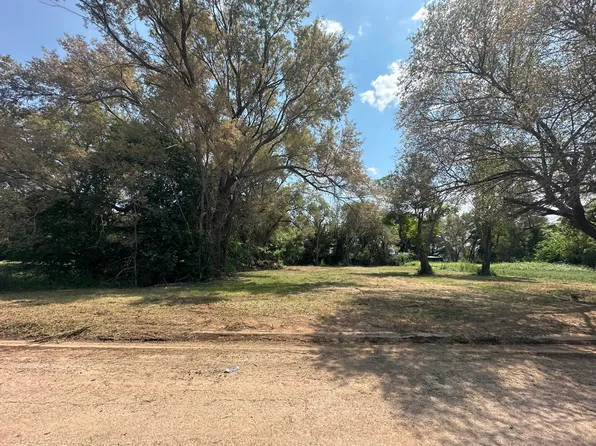 1112 E 52nd St, Lubbock, TX 79404