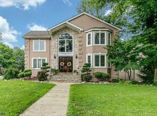 101 Hampton St, Cranford, NJ 07016