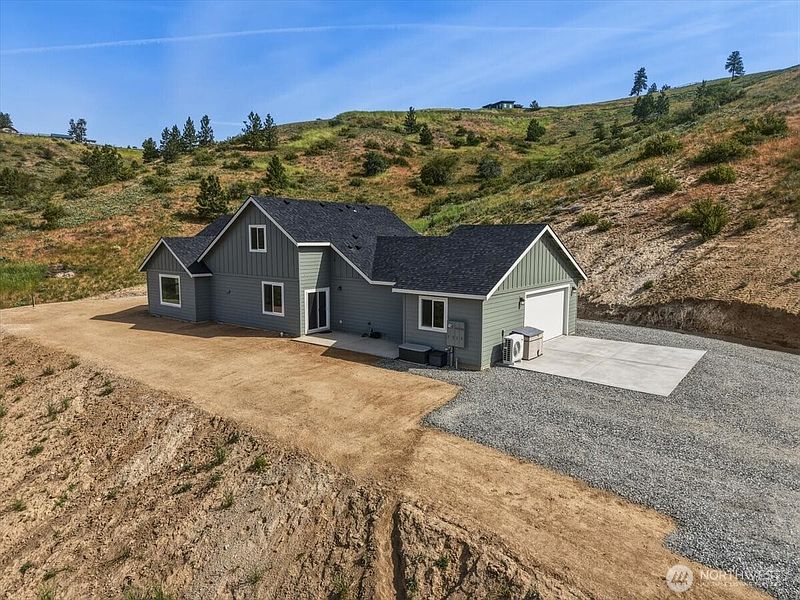 3rd image of 390 True Blue Lane