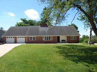 106 S Main St, Elizabeth, IL 61028