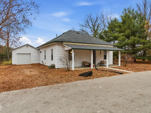 202 S Buck St, Whitestown, IN 46075