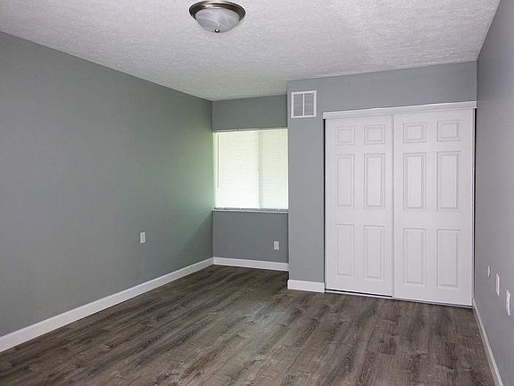 5th image of 1102 Salem Ave #1