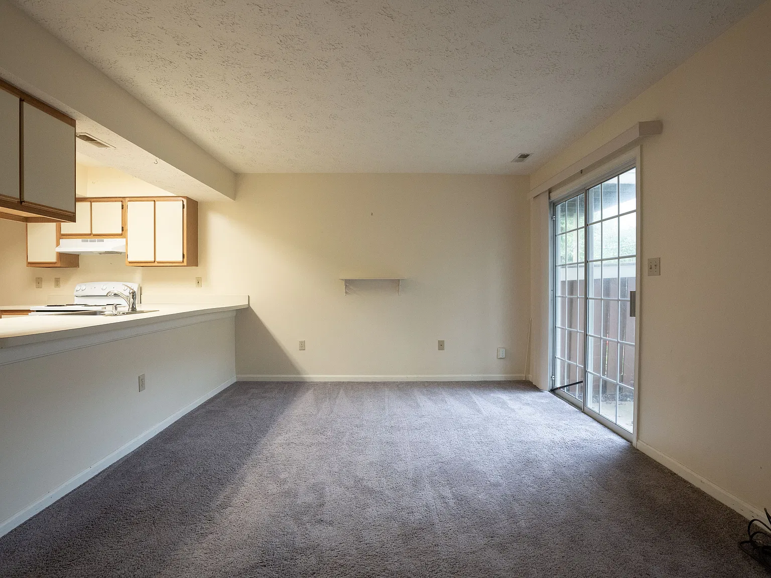 2 bed, 1.5 bath, 1080 sqft, $1,700 — Photo 2