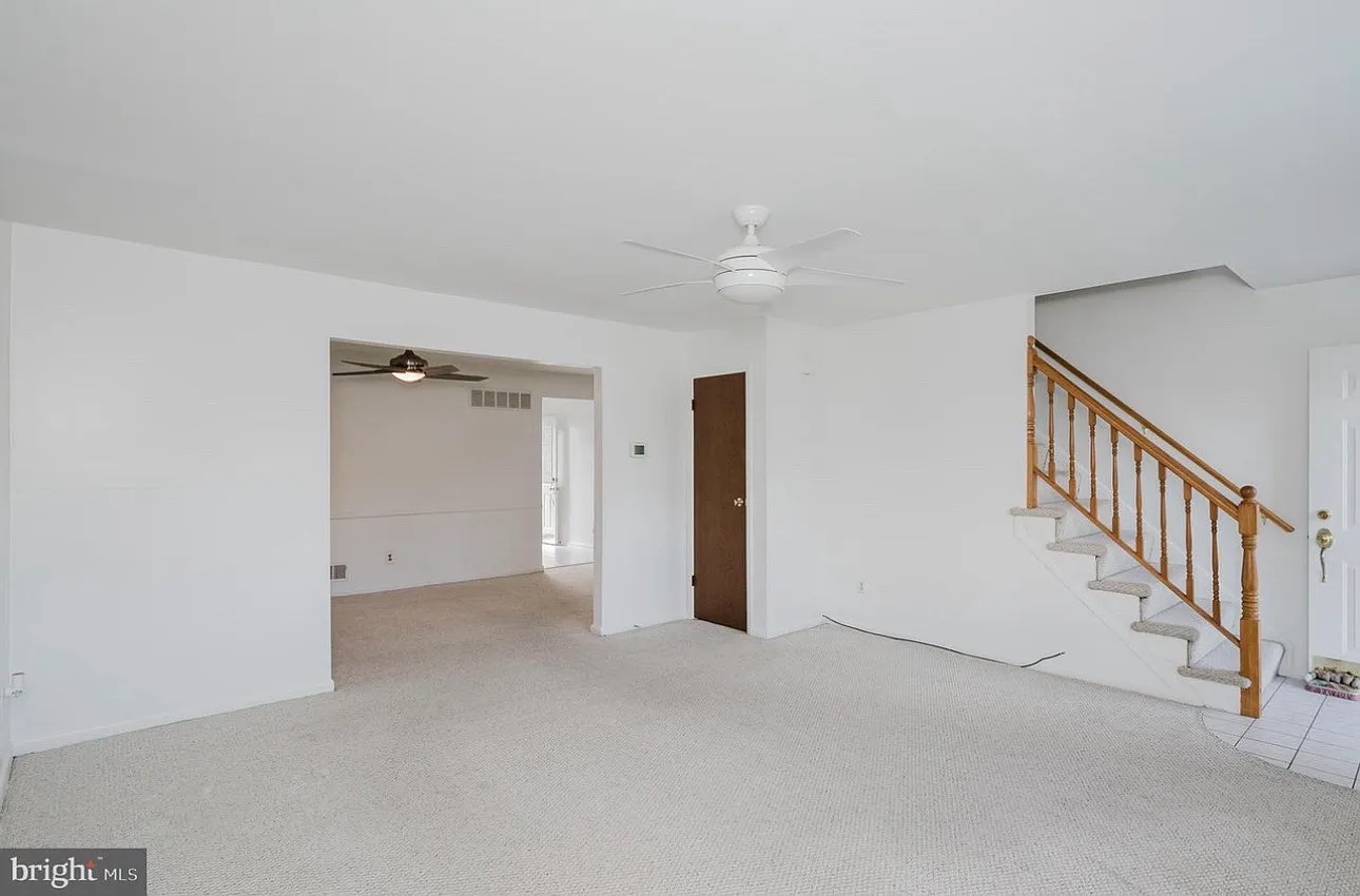 3 bed, 2.5 bath, 2100 sqft, $2,650 — Photo 2