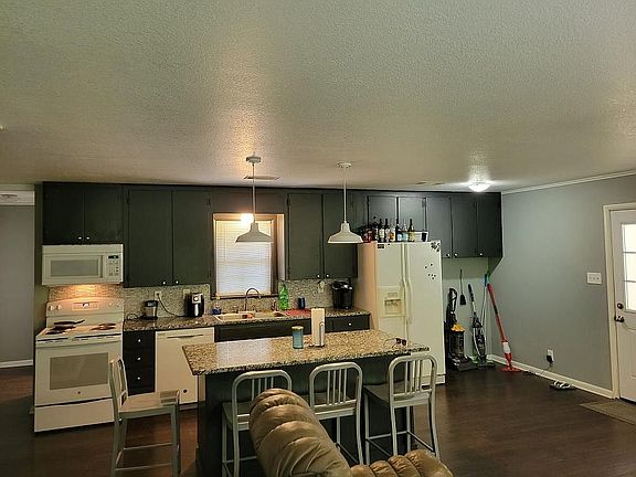 4th image of 370 23rd St