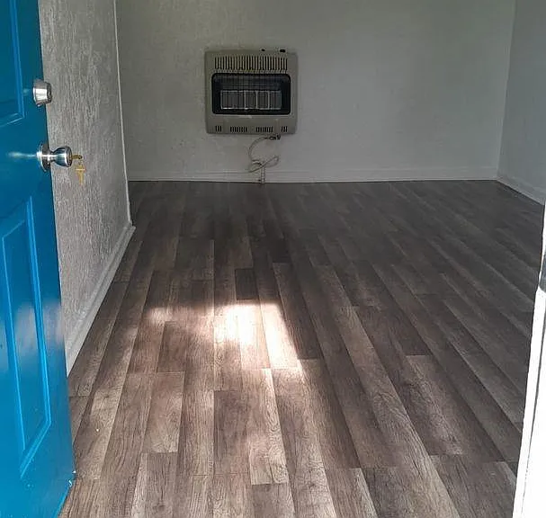 2405 Franklin St — Photo 2