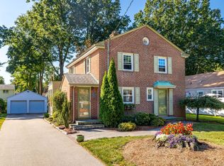 324 Brimfield Rd, Wethersfield, CT 06109