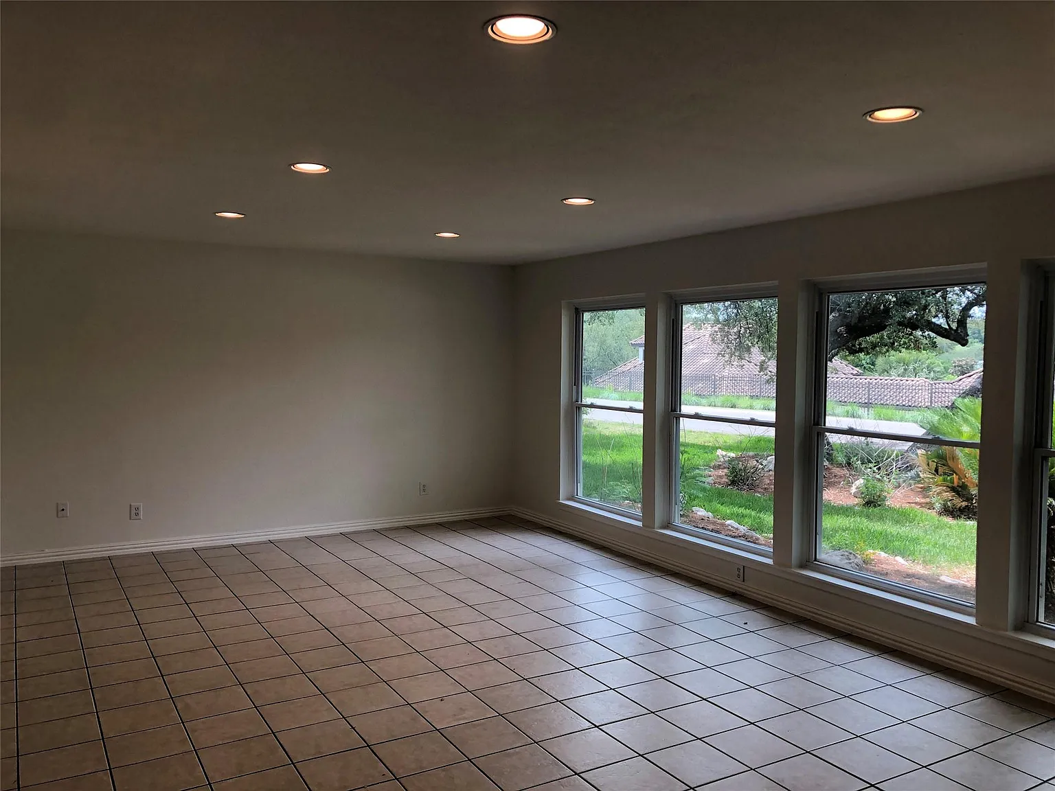 4 bed, 3.0 bath, 3130 sqft, $3,600 — Photo 4