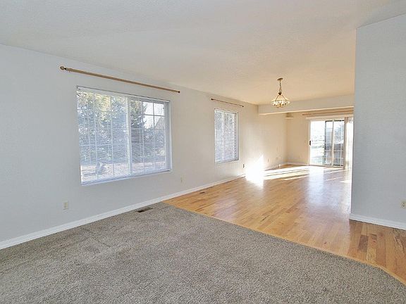 4th image of 1563 Sunset Dr