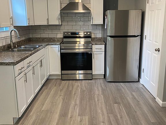 2nd image of 88 Clay St #2