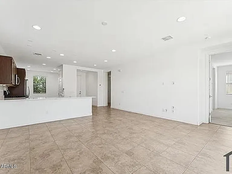 8344 N 170th Ln — Photo 3