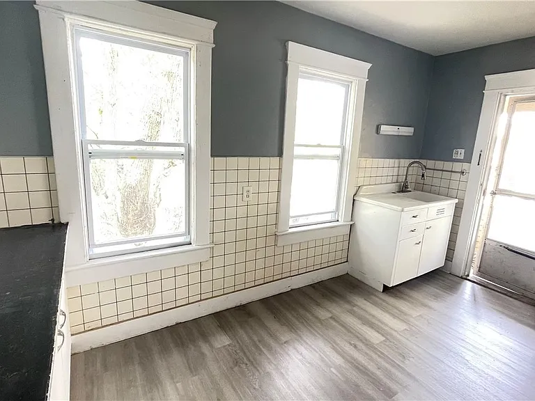 4322 Bush Ave — Photo 24