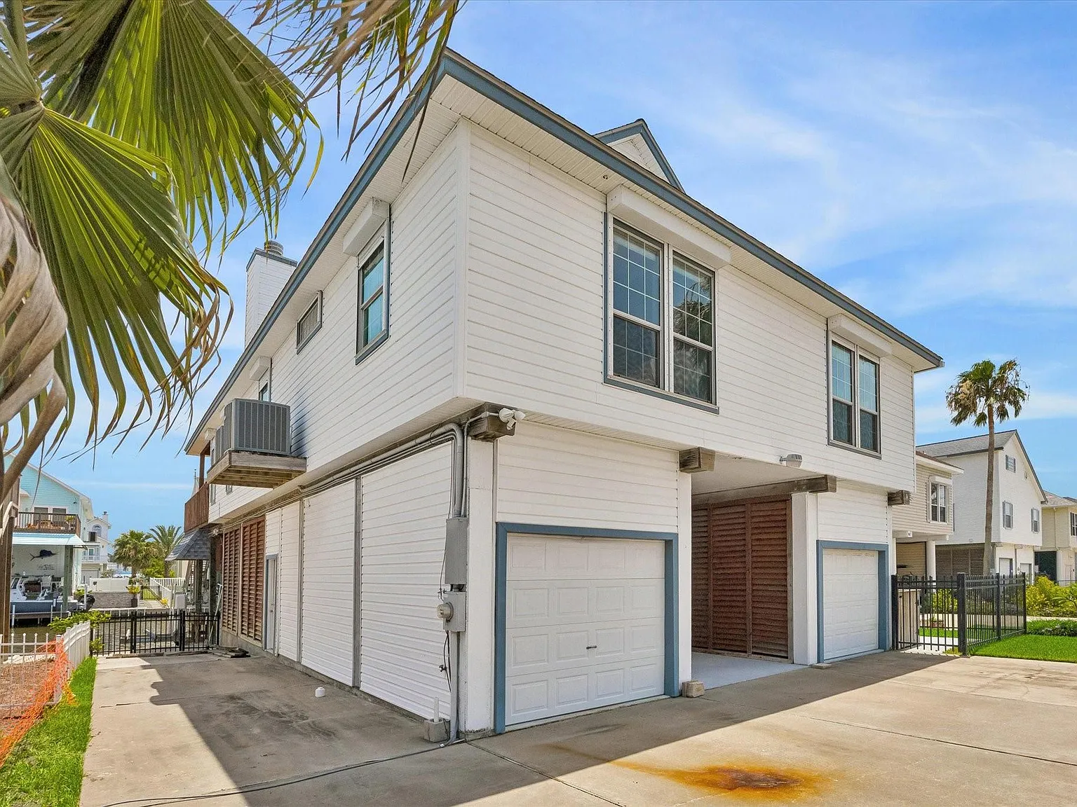 4 bed, 3.0 bath, 1922 sqft, $3,500 — Photo 2