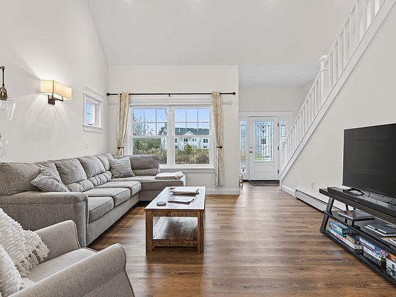 3rd image of 6 Mickelson Way