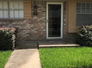 1015 E Tri Oaks Ln #19, Houston, TX 77043