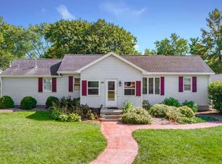 509 W Victory St, Roanoke, IL