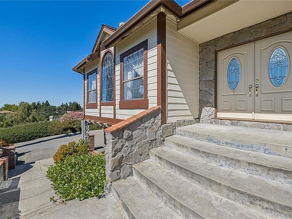 4th image of 27220 Carrington Cir