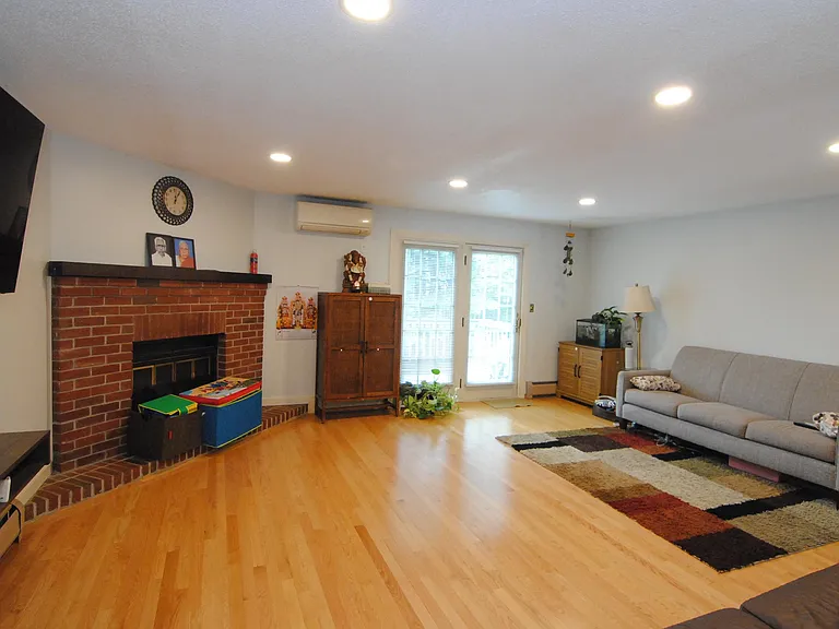 7 Meadowview Cir — Photo 8