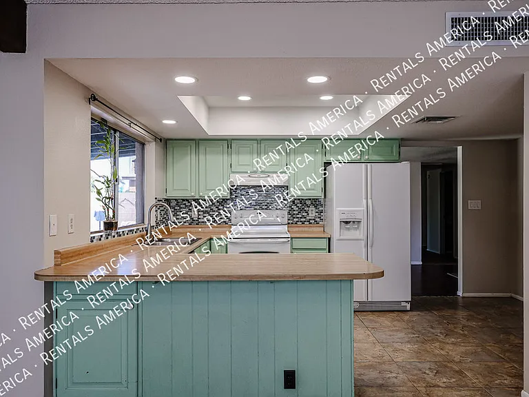 2466 W Onza Ave — Photo 34