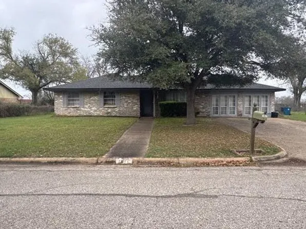 1417 Pin Oak Dr, Bellville, TX 77418