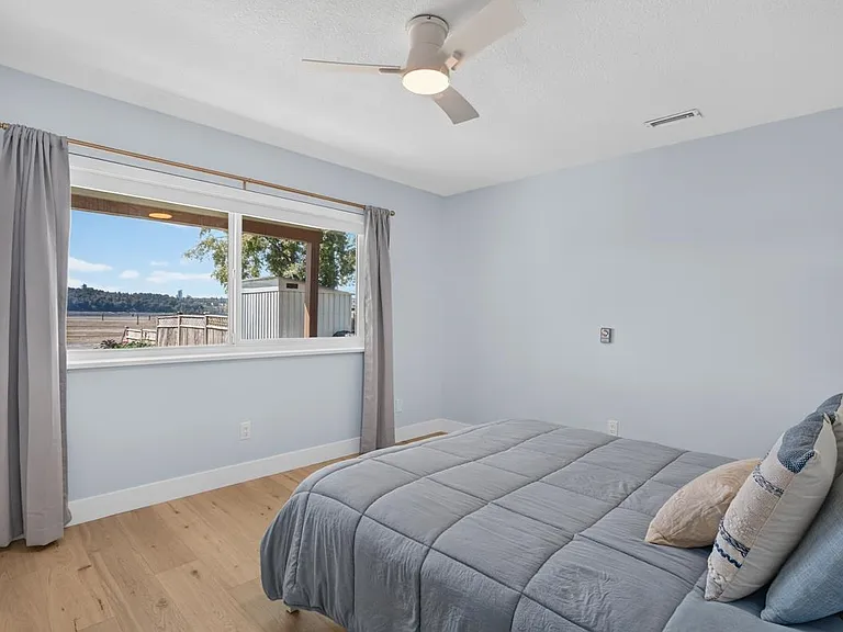 2929 Dollarton Hwy — Photo 9