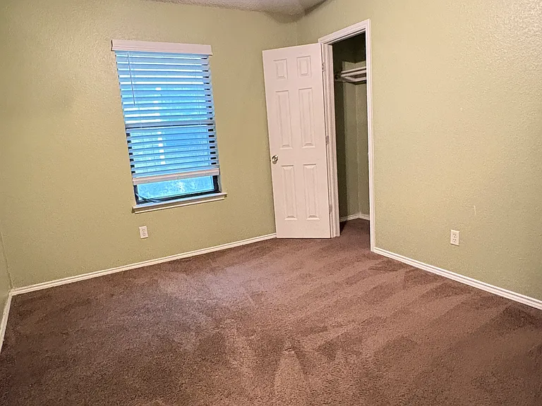 7023 Lincoln Dr — Photo 6