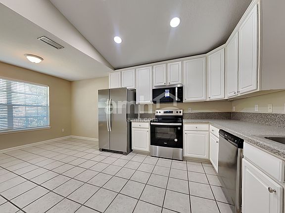 3rd image of 1008 Beckingham Dr