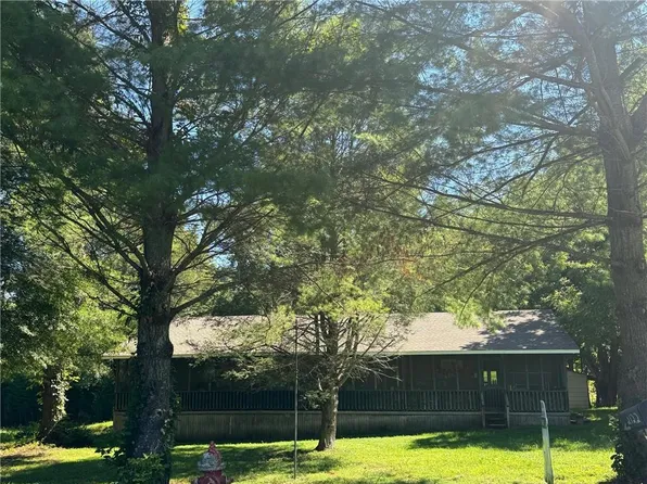 2122 Plottown Rd, Young Harris, GA 30582