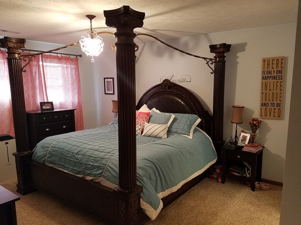 2nd image of 575 Walnut Grv