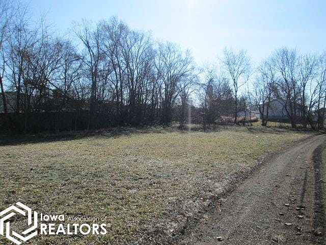 2nd image of 1110 W Roland Ave