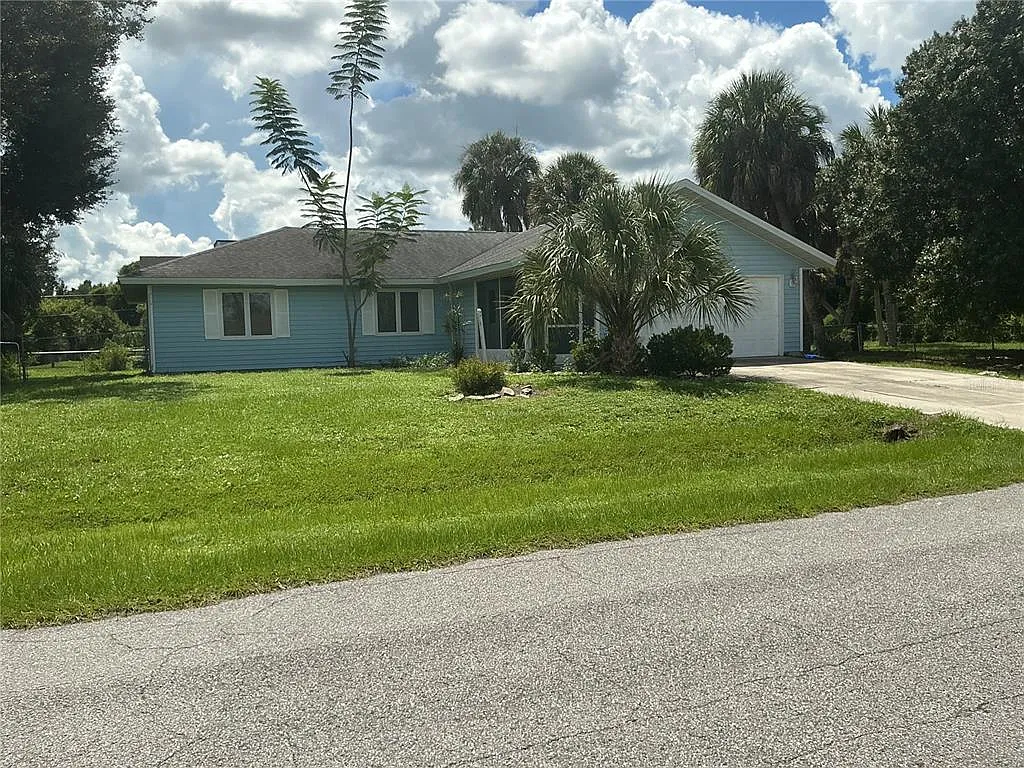 3 bed, 2.0 bath, 1579 sqft, $1,600 — Photo 1