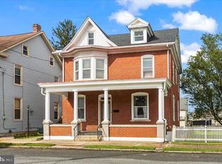 27 N Center St, Cleona, PA 17042