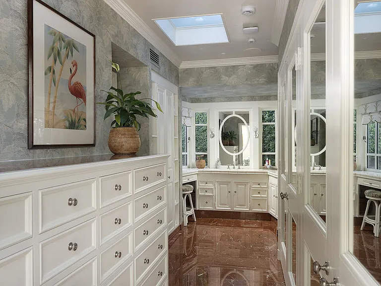 10030 Toluca Lake Ave — Photo 23